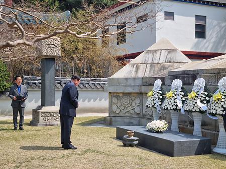 2025년 4월 10일 설립자묘소 참배 